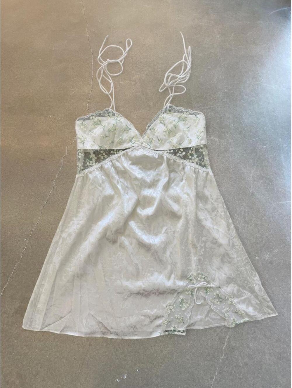 Vintage Y2K Ivory Floral Lace & Satin Babydoll Cami Dress